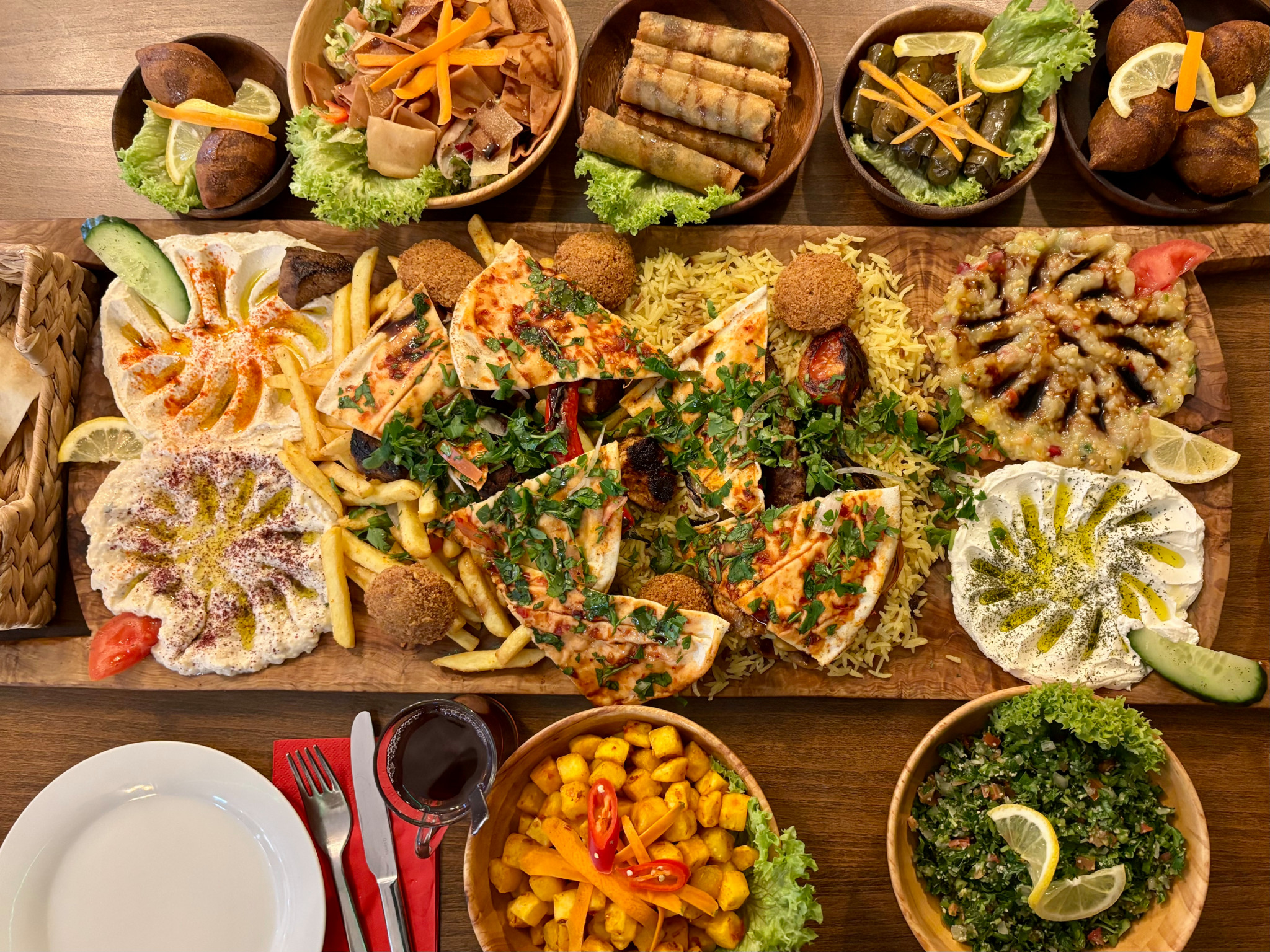 مازة 4 اشخاص